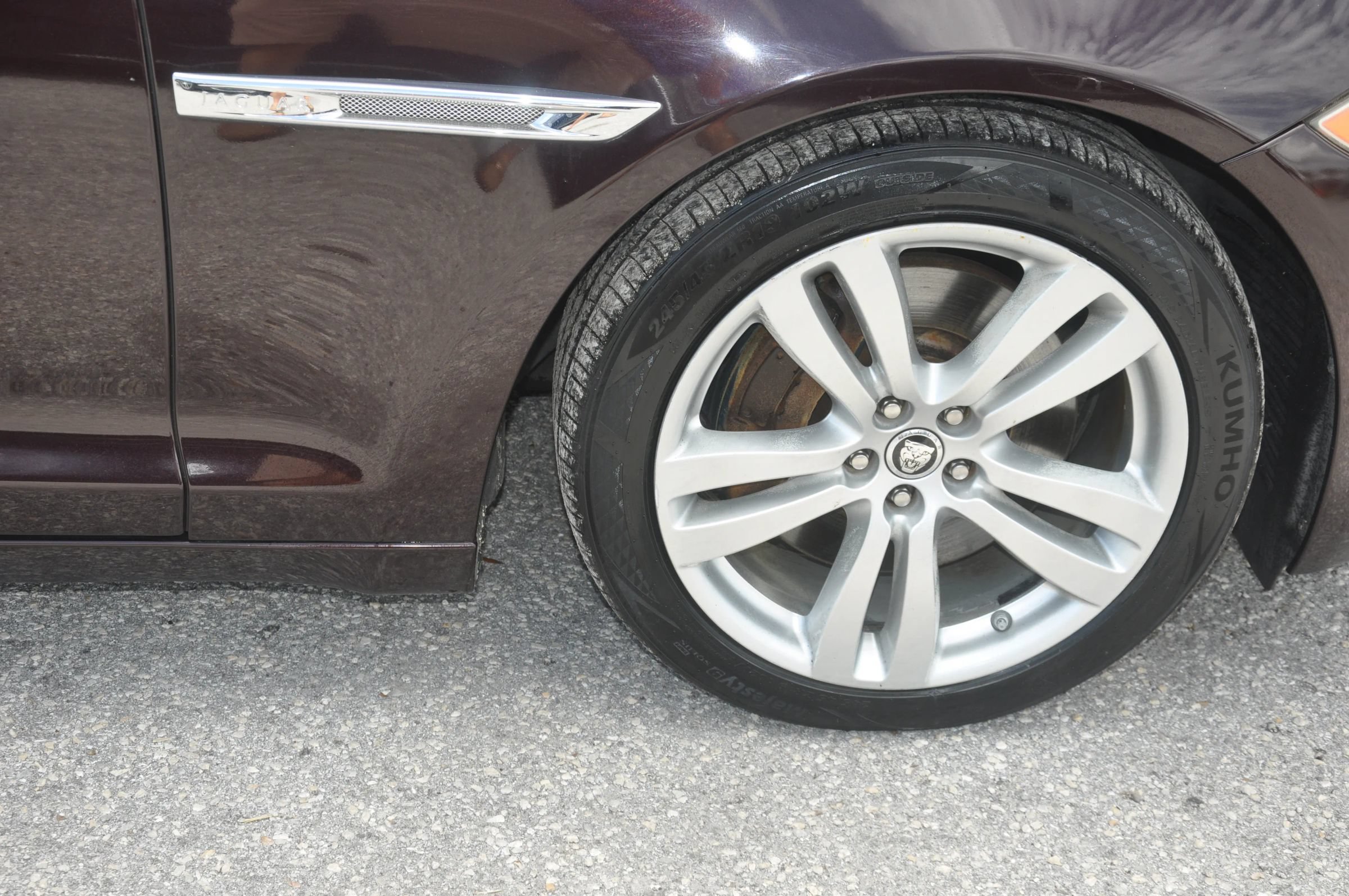 Used 2011 Jaguar XJ L RWD image 12