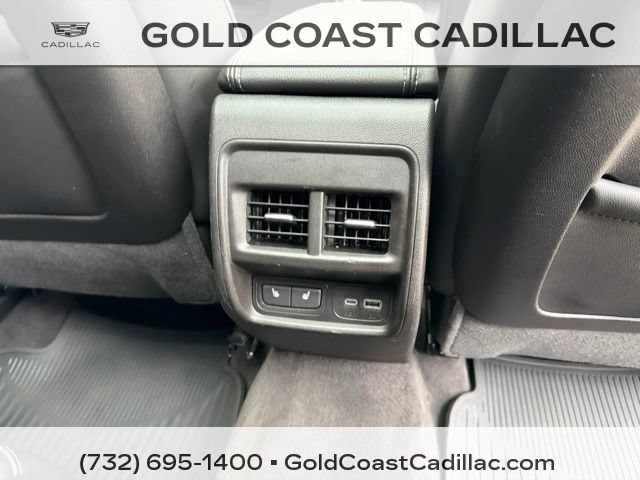Certified 2024 Cadillac XT4 Luxury w/ Cold Weather Package AWD/4WD image 9