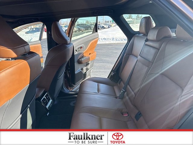 Used 2025 Toyota Crown Signia Limited image 12