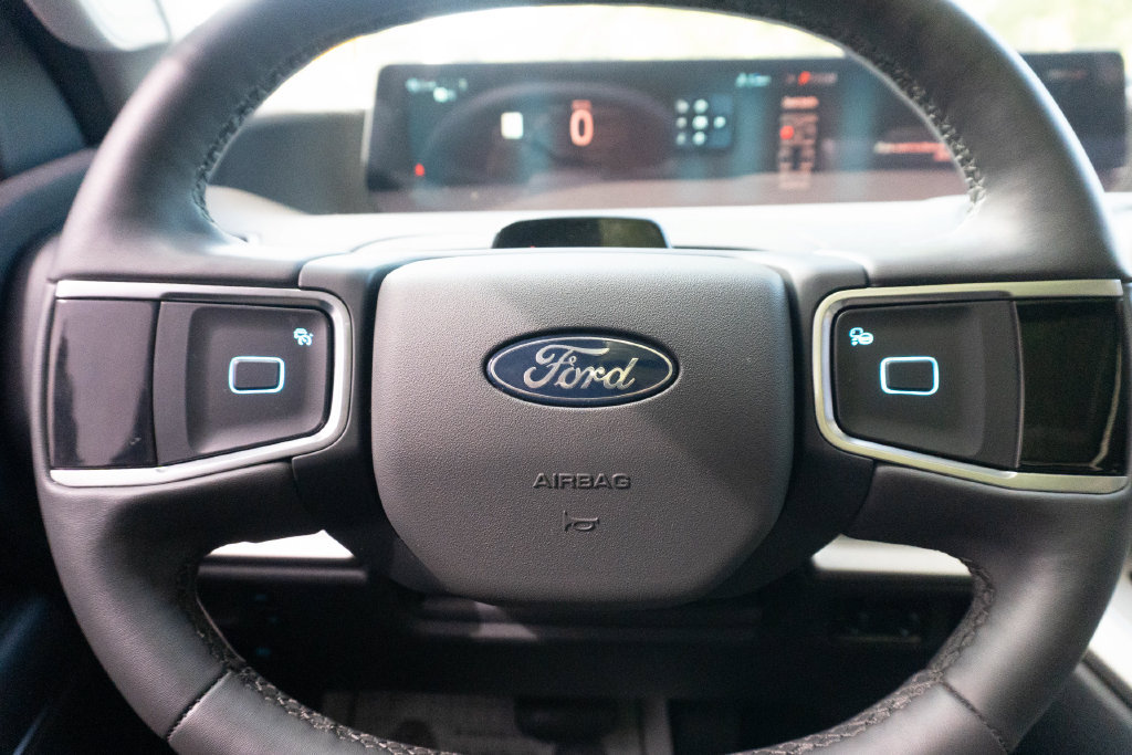 Used 2025 Ford Expedition Active RWD image 30