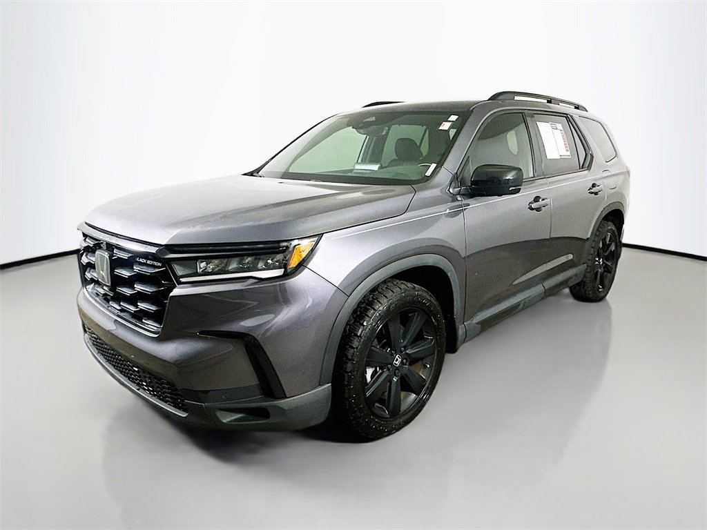 Used 2025 Honda Pilot Black Edition image 3