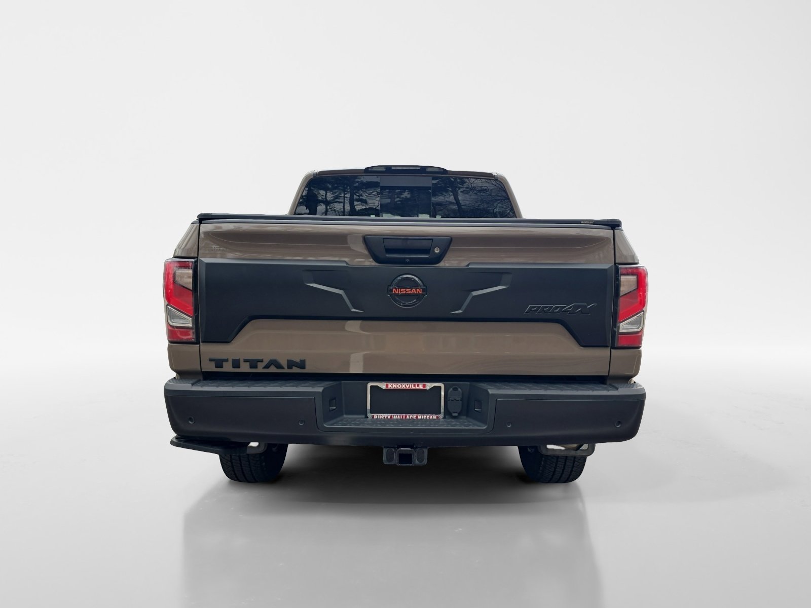 Used 2021 Nissan Titan PRO-4X w/ Pro-4x Convenience Package image 4
