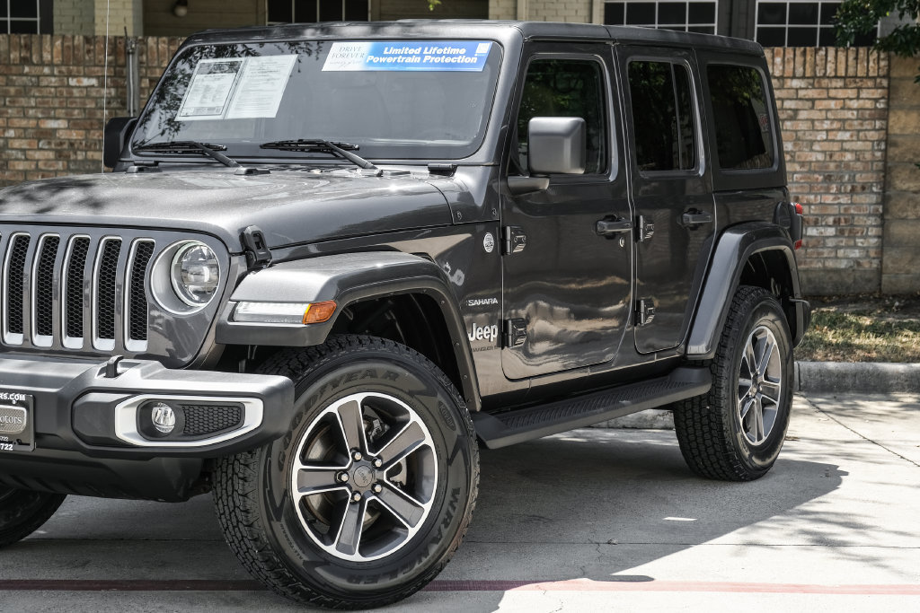 Used 2023 Jeep Wrangler Unlimited Sahara w/ LED Lighting Group AWD/4WD image 14
