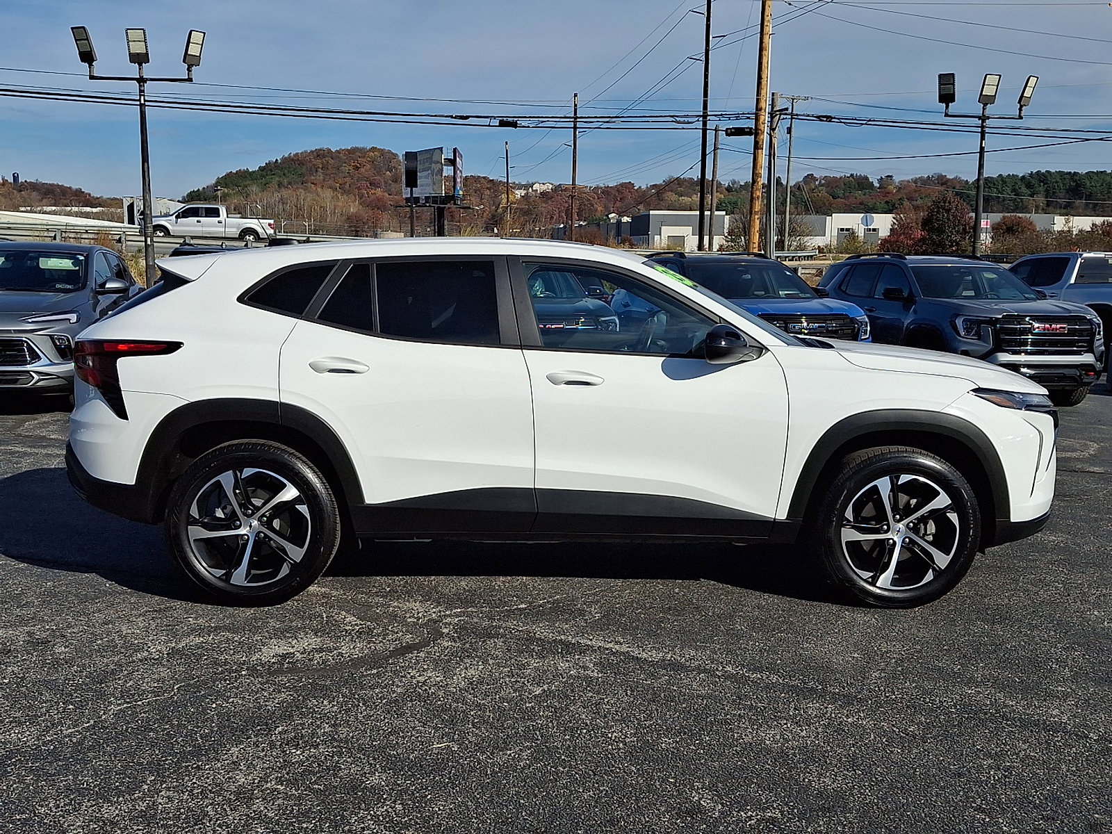 Certified 2025 Chevrolet Trax RS w/ Sunroof Package image 8