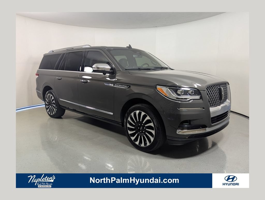 Used 2023 Lincoln Navigator L Black Label AWD/4WD video 1