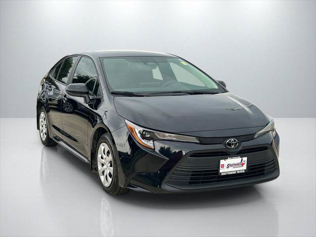 Certified 2025 Toyota Corolla LE FWD image 3