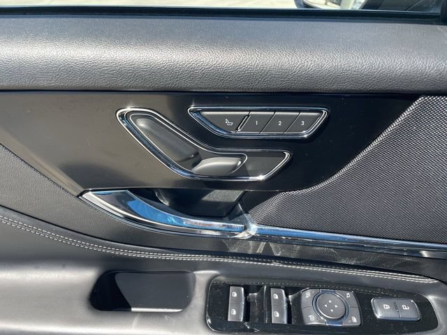 Used 2022 Lincoln Corsair Reserve w/ Luxury Package FWD image 24