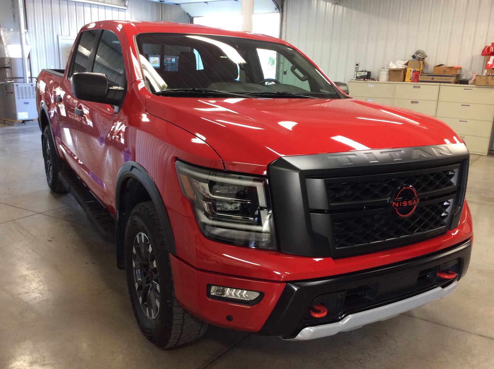 Used 2024 Nissan Titan PRO-4X w/ Pro-4x Utility Package image 9