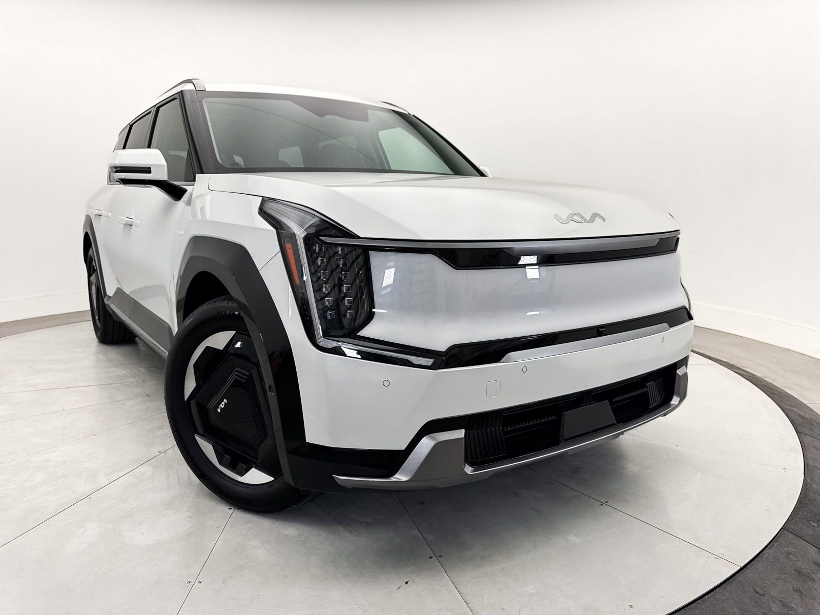 Used 2024 Kia EV9 Wind image 9