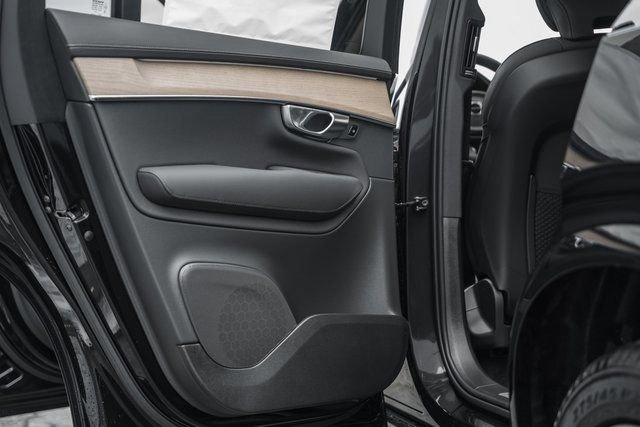 Certified 2025 Volvo XC90 T8 Core w/ Climate Package image 34