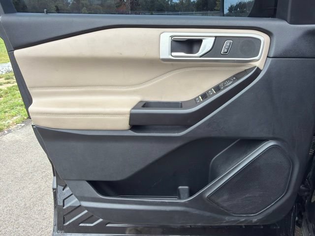 Used 2020 Ford Explorer XLT w/ Equipment Group 202A AWD/4WD image 26