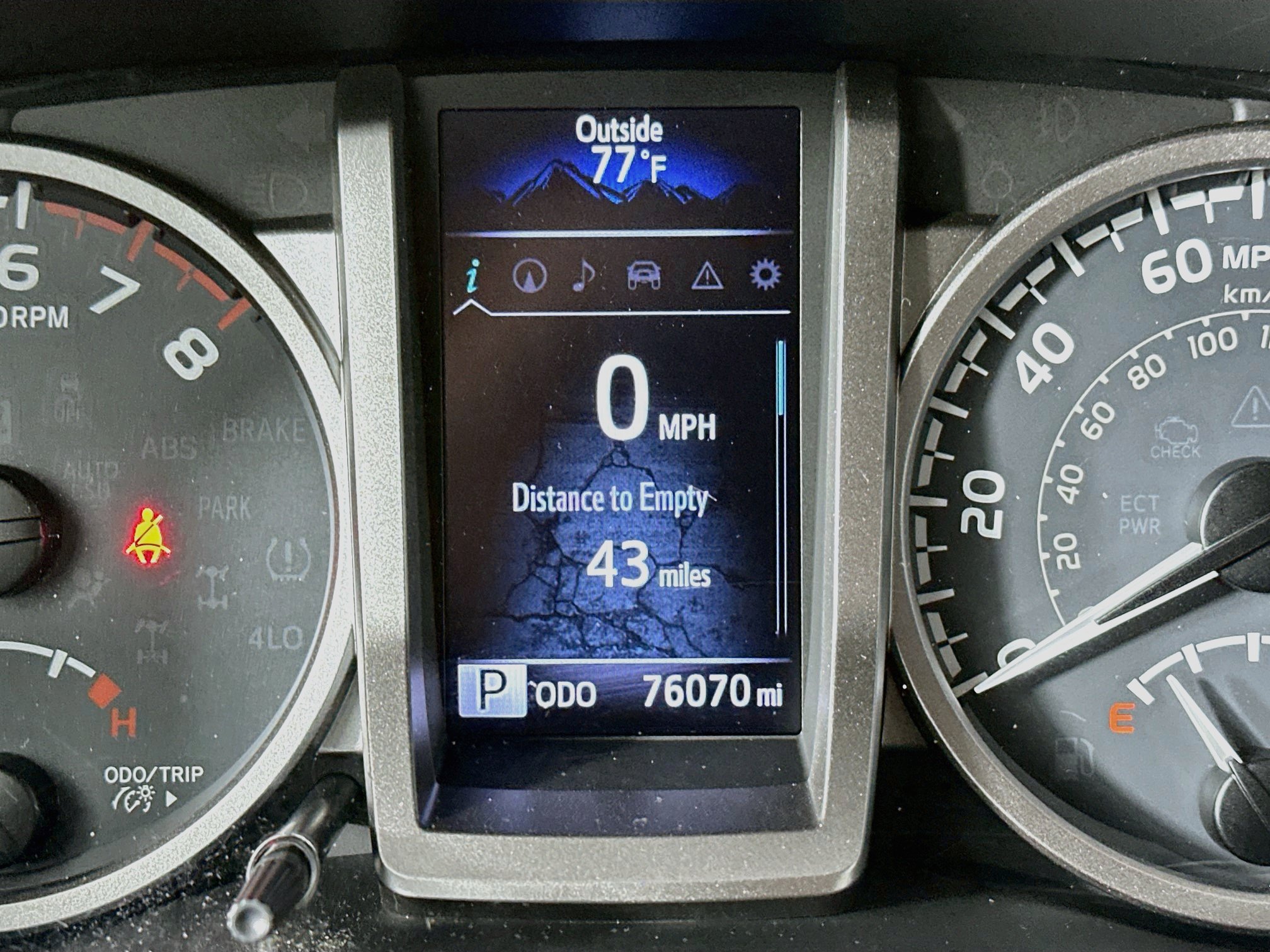 Used 2017 Toyota Tacoma Limited w/ Tow Package AWD/4WD image 19