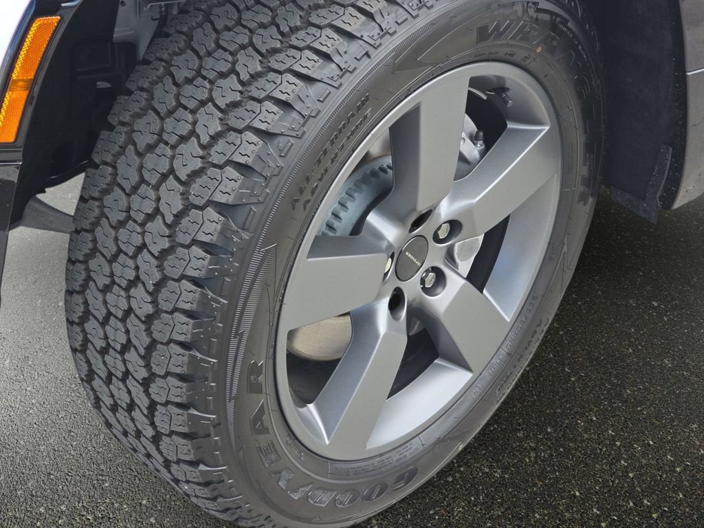 New 2026 Land Rover Defender 110 X-Dynamic SE AWD/4WD image 32