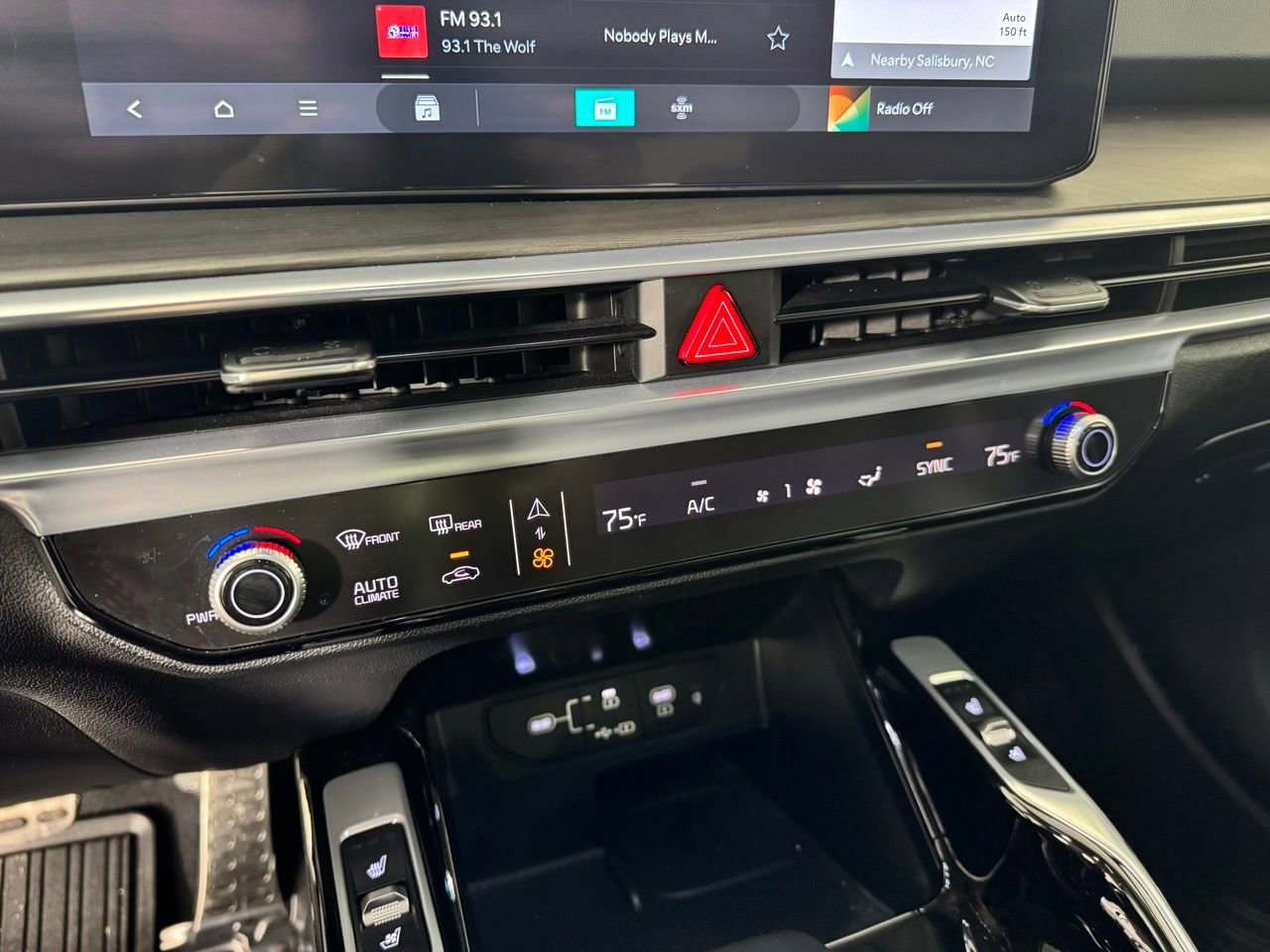 Used 2025 Kia Sorento SX image 18