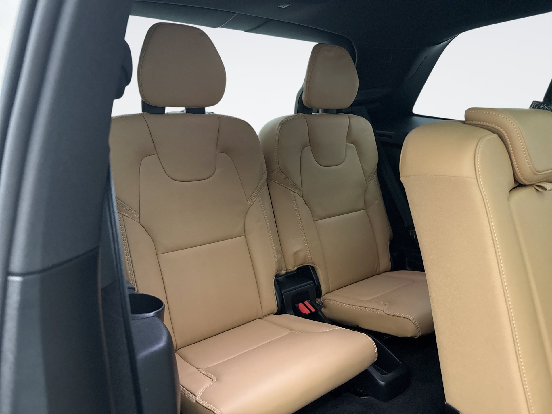 Used 2024 Volvo XC90 T8 Ultimate w/ Protection Package AWD/4WD image 22