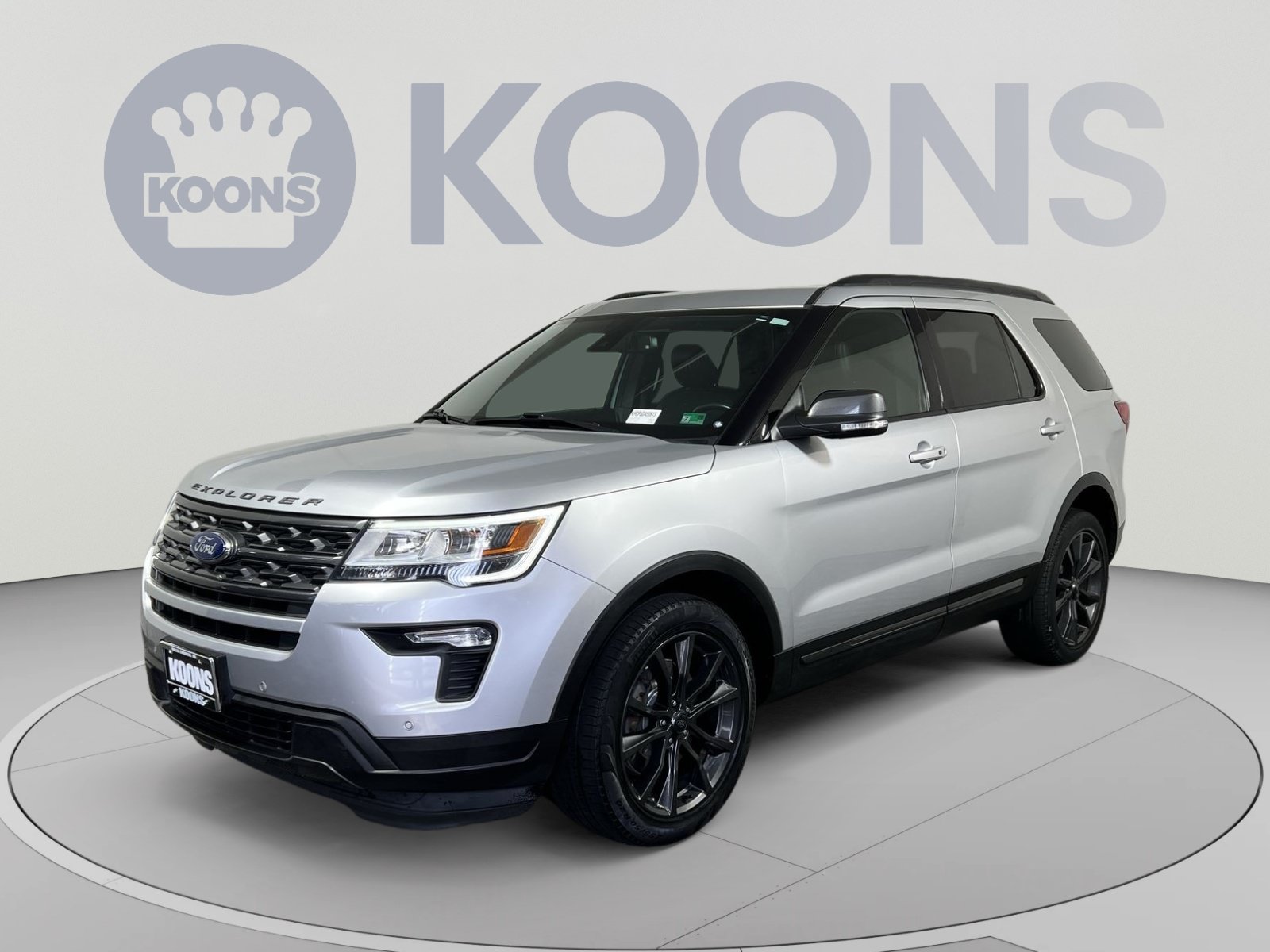 Used 2018 Ford Explorer XLT w/ Equipment Group 202A AWD/4WD image 5