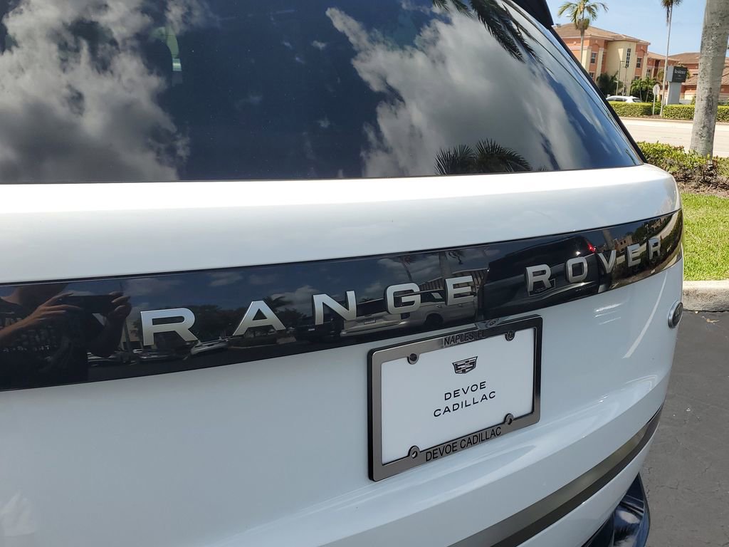 Used 2023 Land Rover Range Rover Long Wheelbase SE image 31