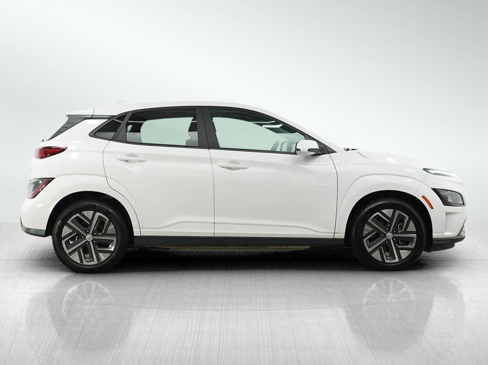 Used 2023 Hyundai Kona SEL FWD image 6