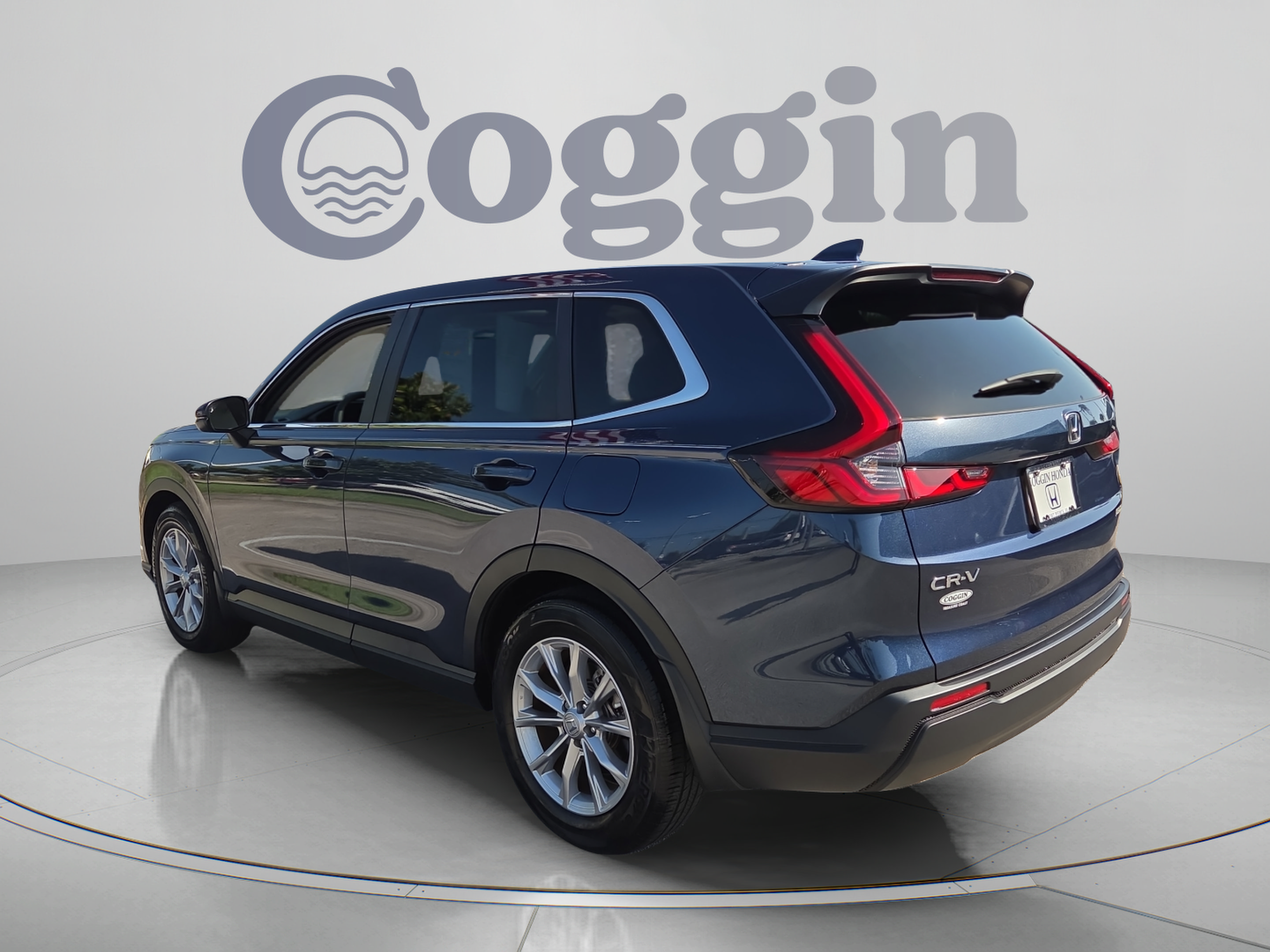 Used 2025 Honda CR-V EX image 3