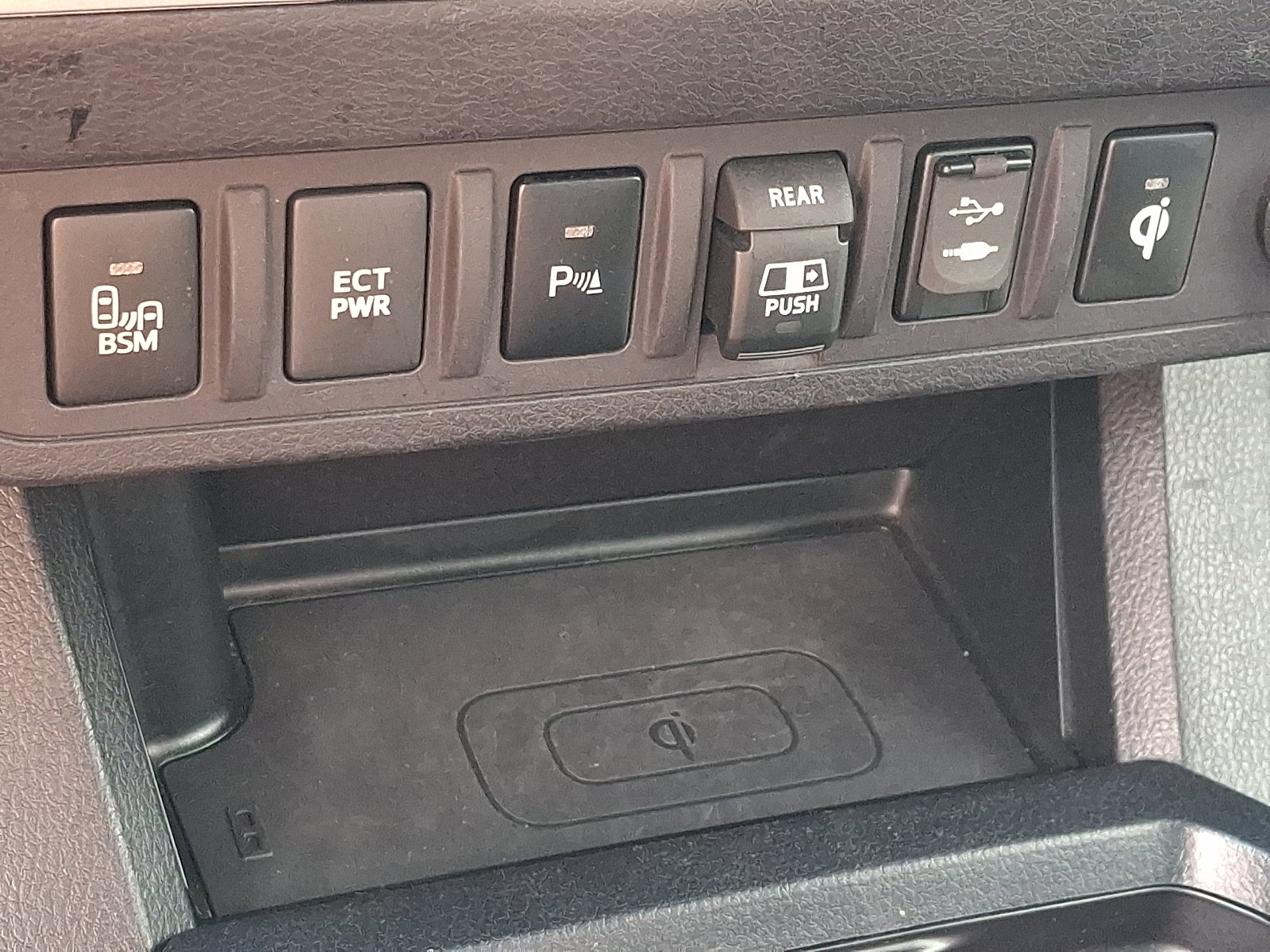 Used 2018 Toyota Tacoma Limited AWD/4WD image 30