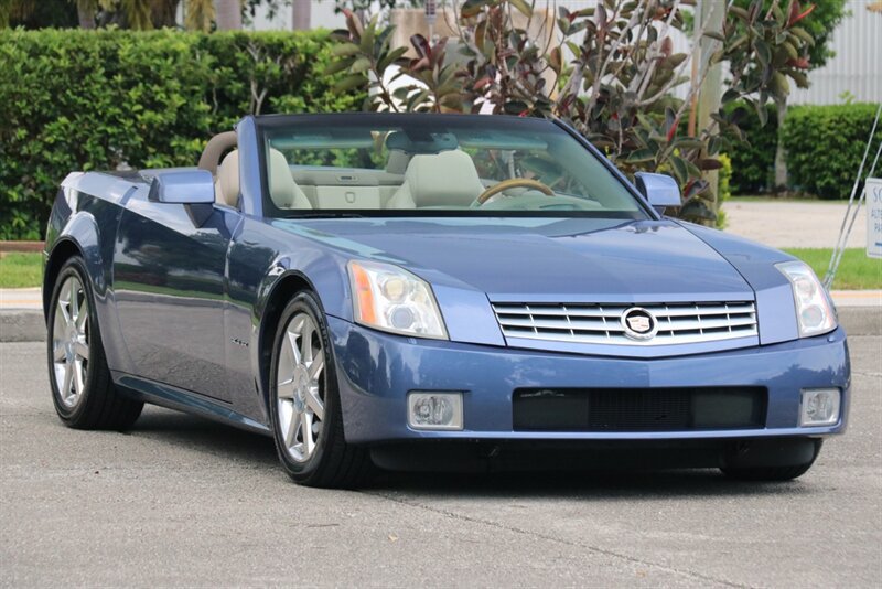 Used 2005 Cadillac XLR RWD image 10