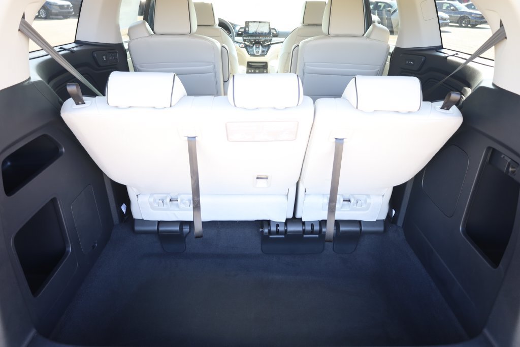 New 2026 Honda Odyssey Touring image 9