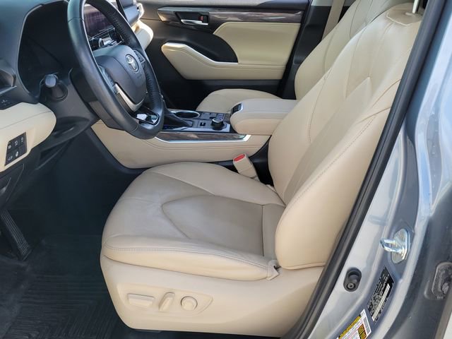 Used 2023 Toyota Highlander Limited AWD/4WD image 6