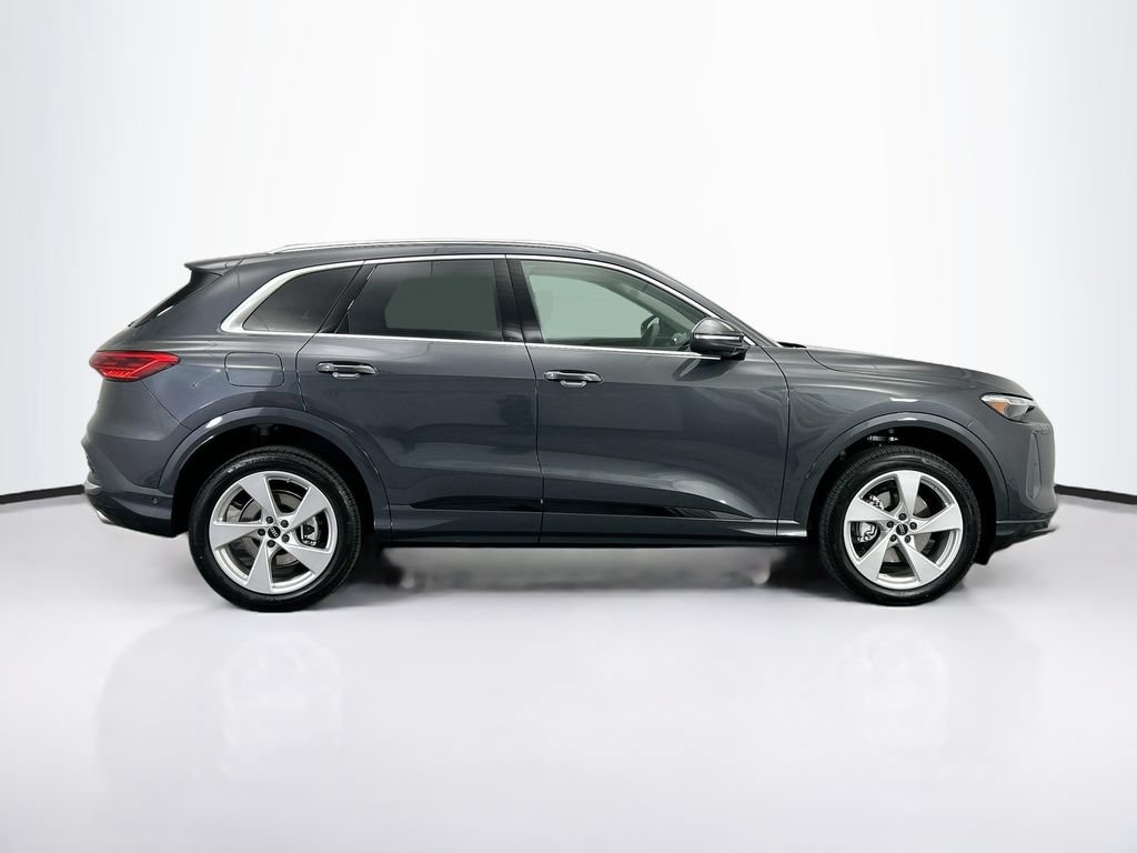 Used 2025 Audi Q5 Premium Plus AWD/4WD image 4