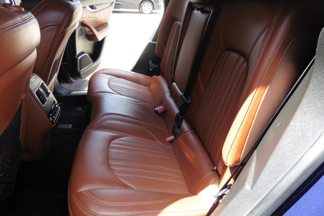 Used 2019 Maserati Levante GranLusso AWD/4WD image 14