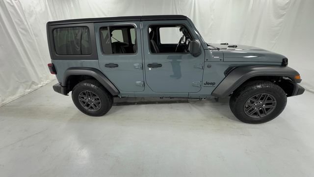 Used 2024 Jeep Wrangler Unlimited Sport AWD/4WD image 2