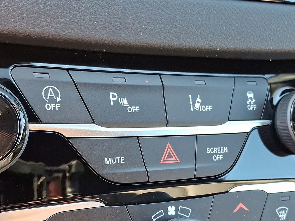 New 2026 Chrysler Voyager LX FWD image 17