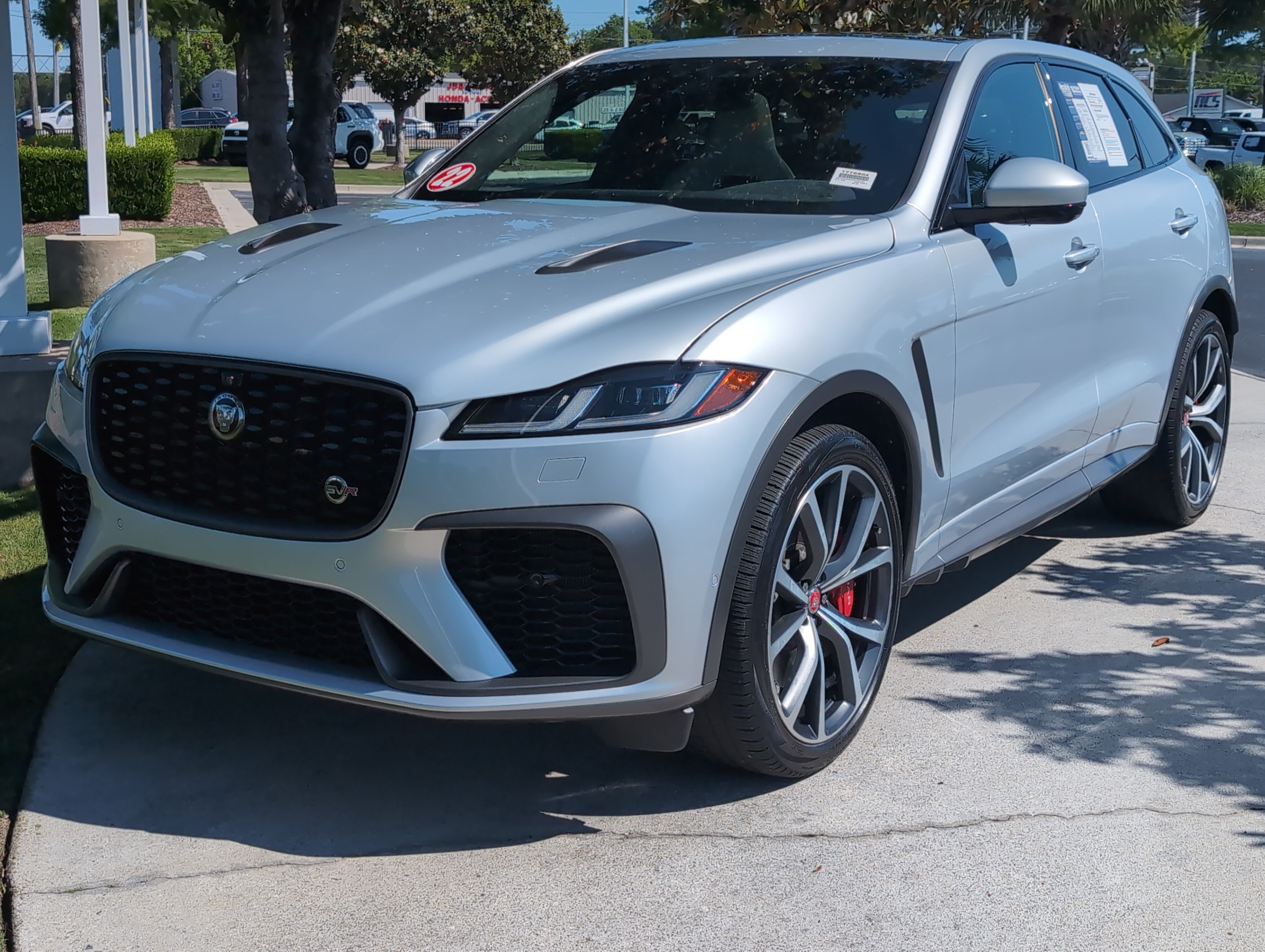 Used 2022 Jaguar F-PACE SVR AWD/4WD image 9