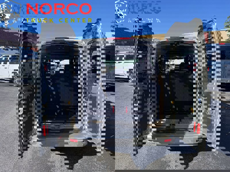 Used 2015 Ford Transit Connect XLT image 11