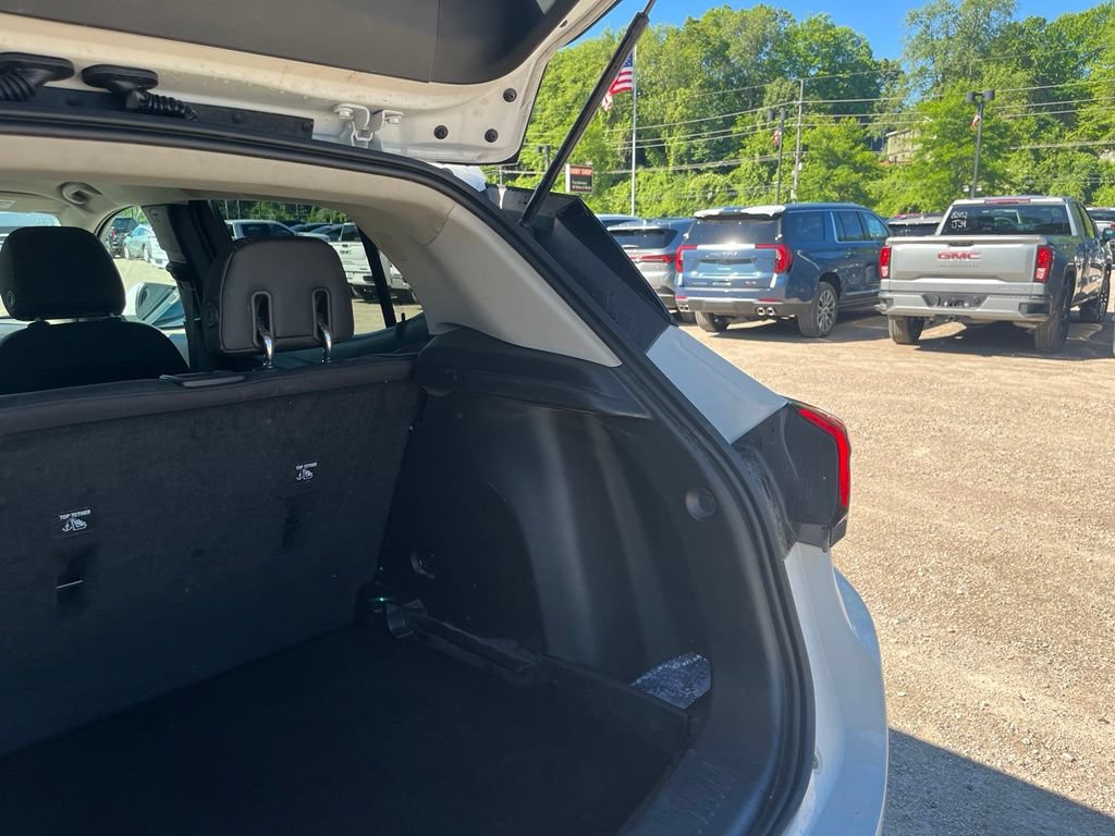 Used 2025 Buick Encore GX Preferred AWD/4WD image 11