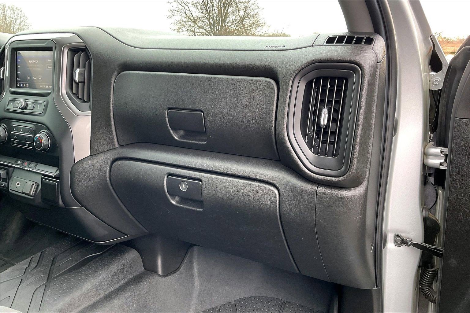 Used 2020 Chevrolet Silverado 2500 Custom w/ Custom Value Package image 15