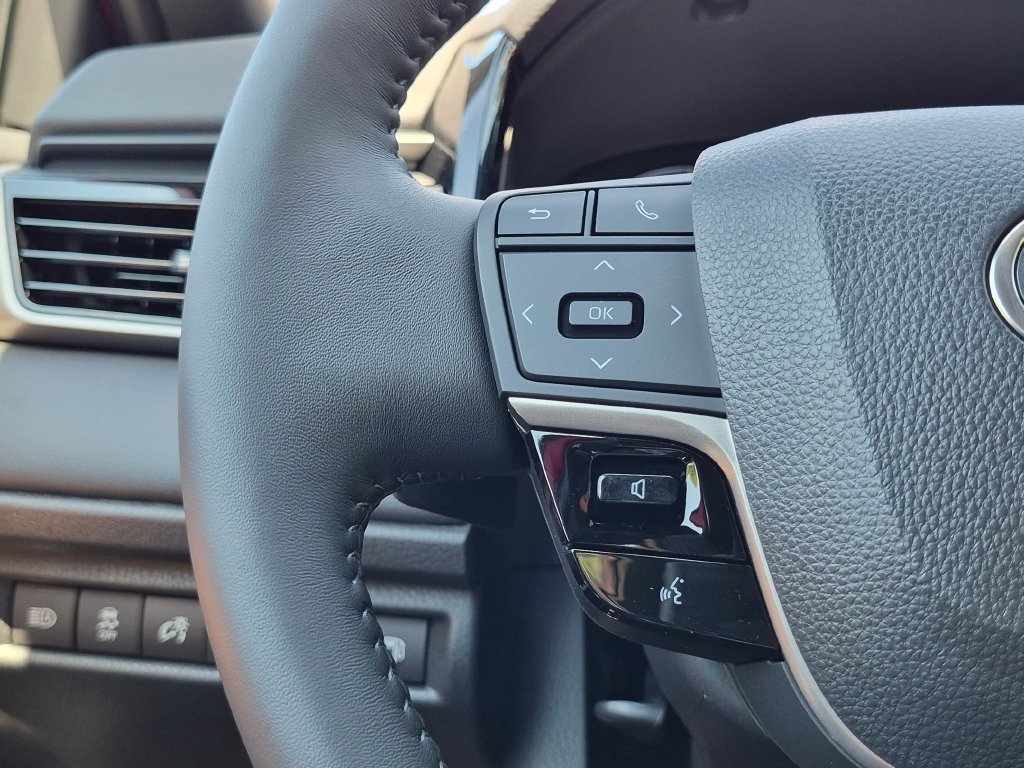 Used 2026 Toyota Camry XSE FWD image 28