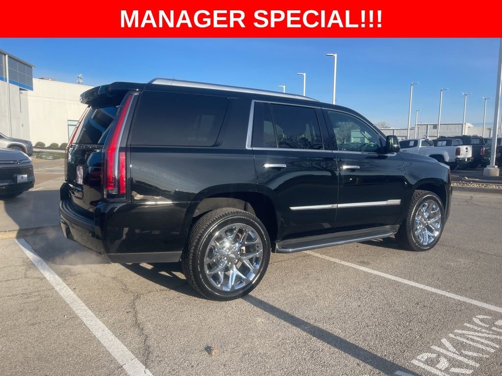 Used 2019 Cadillac Escalade Premium Luxury AWD/4WD image 2