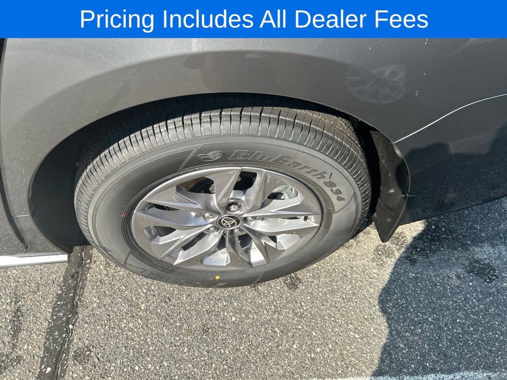 New 2026 Toyota Sienna XLE FWD image 48