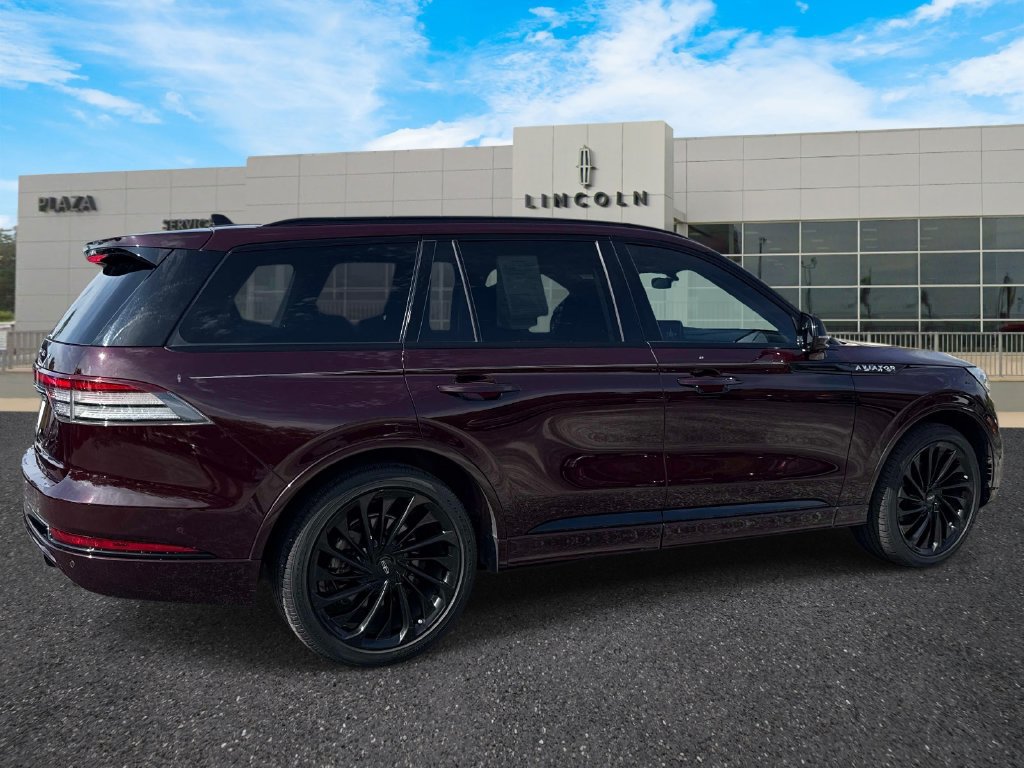 Used 2023 Lincoln Aviator Reserve w/ Equipment Group 201A RWD image 3