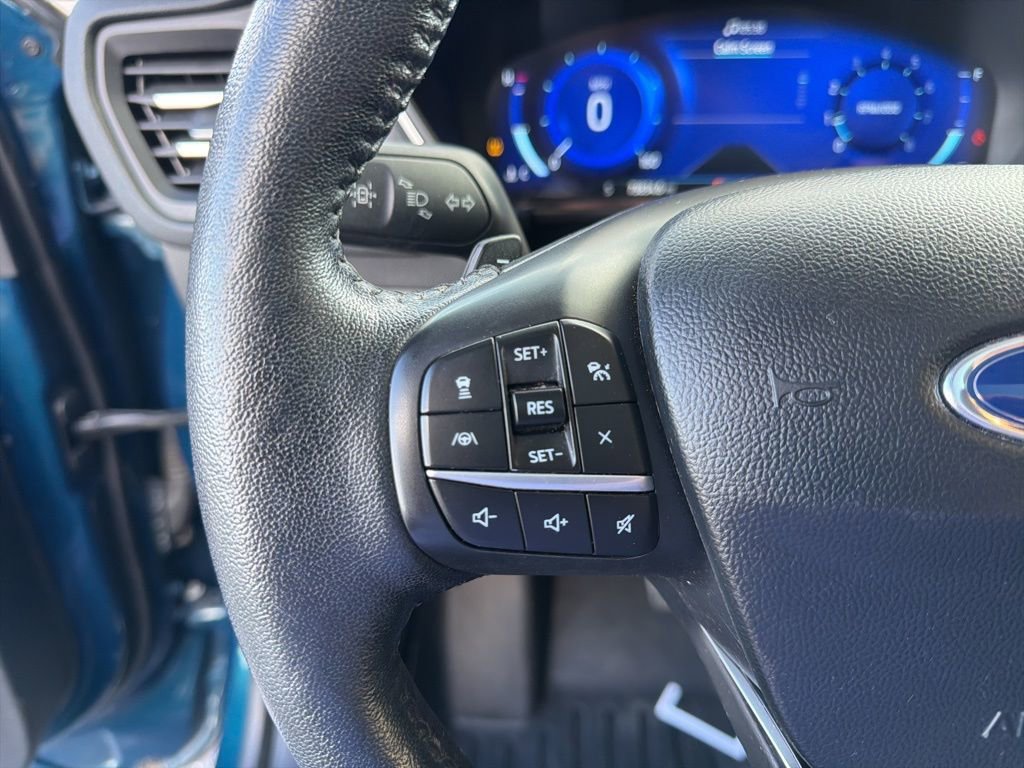 Used 2020 Ford Escape Titanium image 30