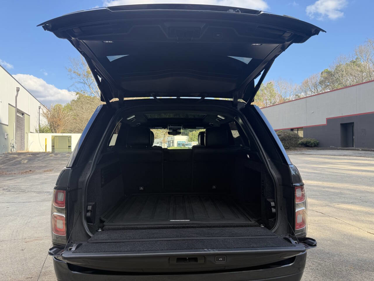 Used 2018 Land Rover Range Rover Supercharged image 46