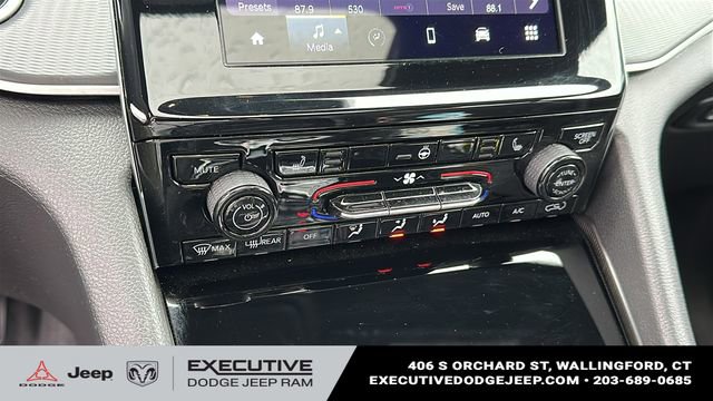 Used 2024 Jeep Grand Cherokee Altitude image 17