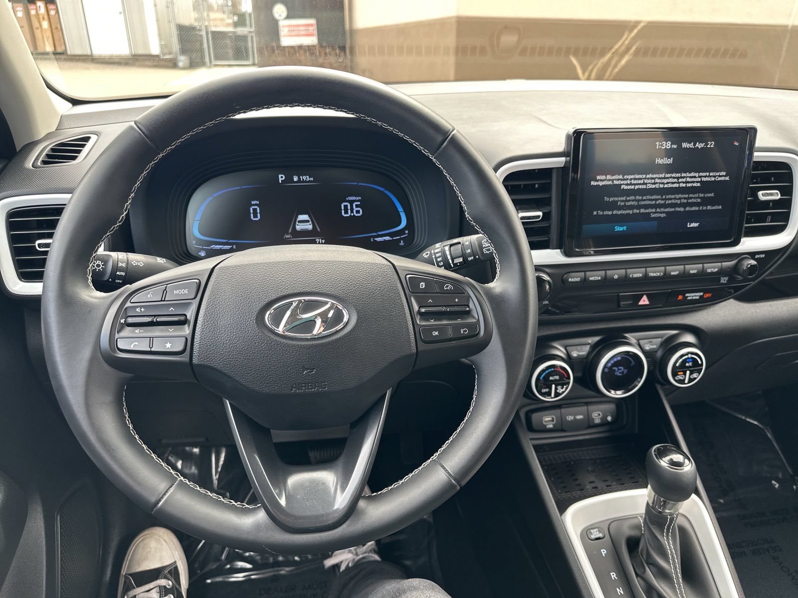 Used 2023 Hyundai Venue Limited FWD image 33