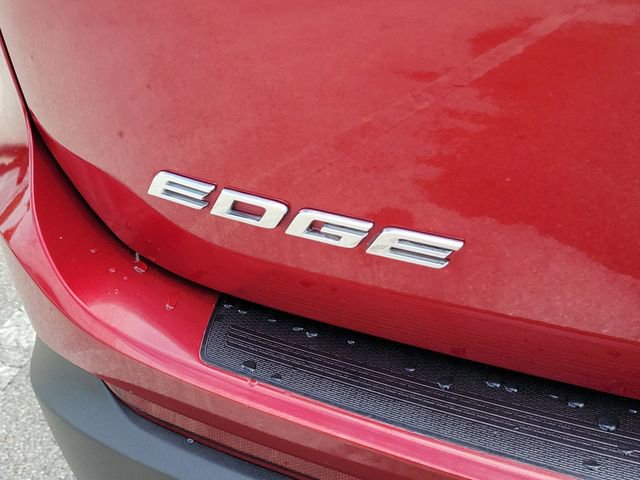 Used 2018 Ford Edge Titanium w/ Equipment Group 302A image 7