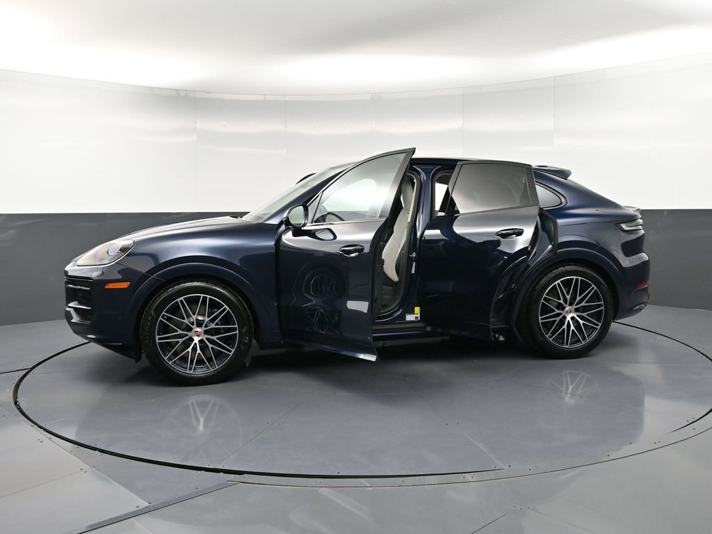 New 2026 Porsche Cayenne GTS image 40