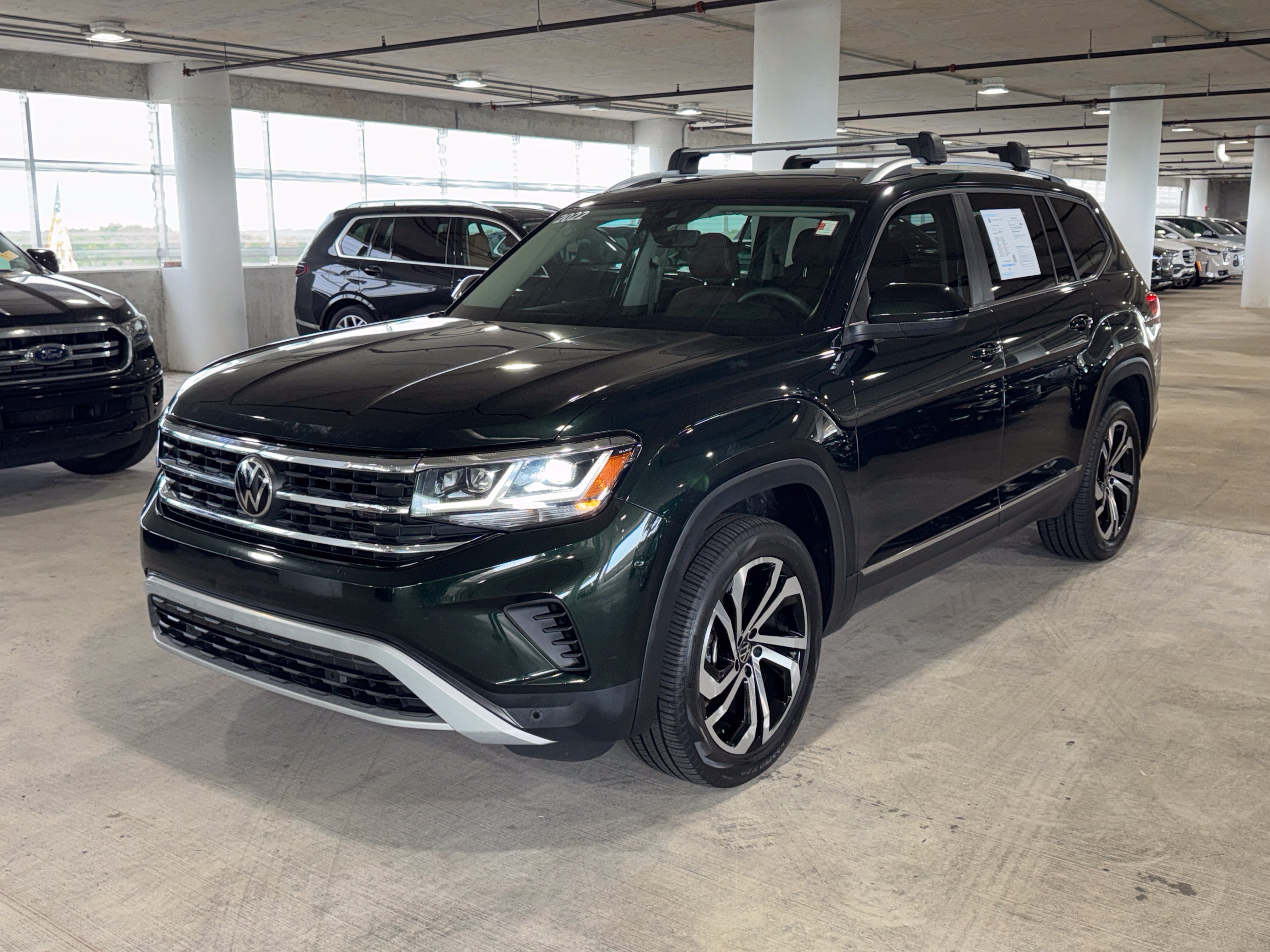 Used 2022 Volkswagen Atlas SEL AWD/4WD image 4