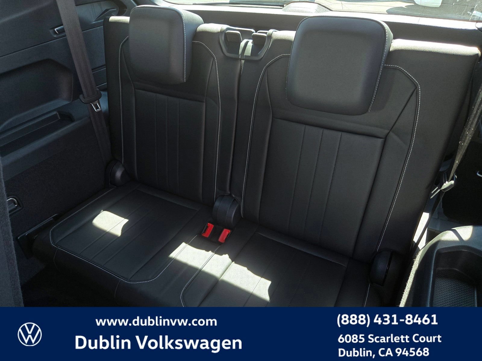 Certified 2023 Volkswagen Tiguan SE R-Line FWD image 25