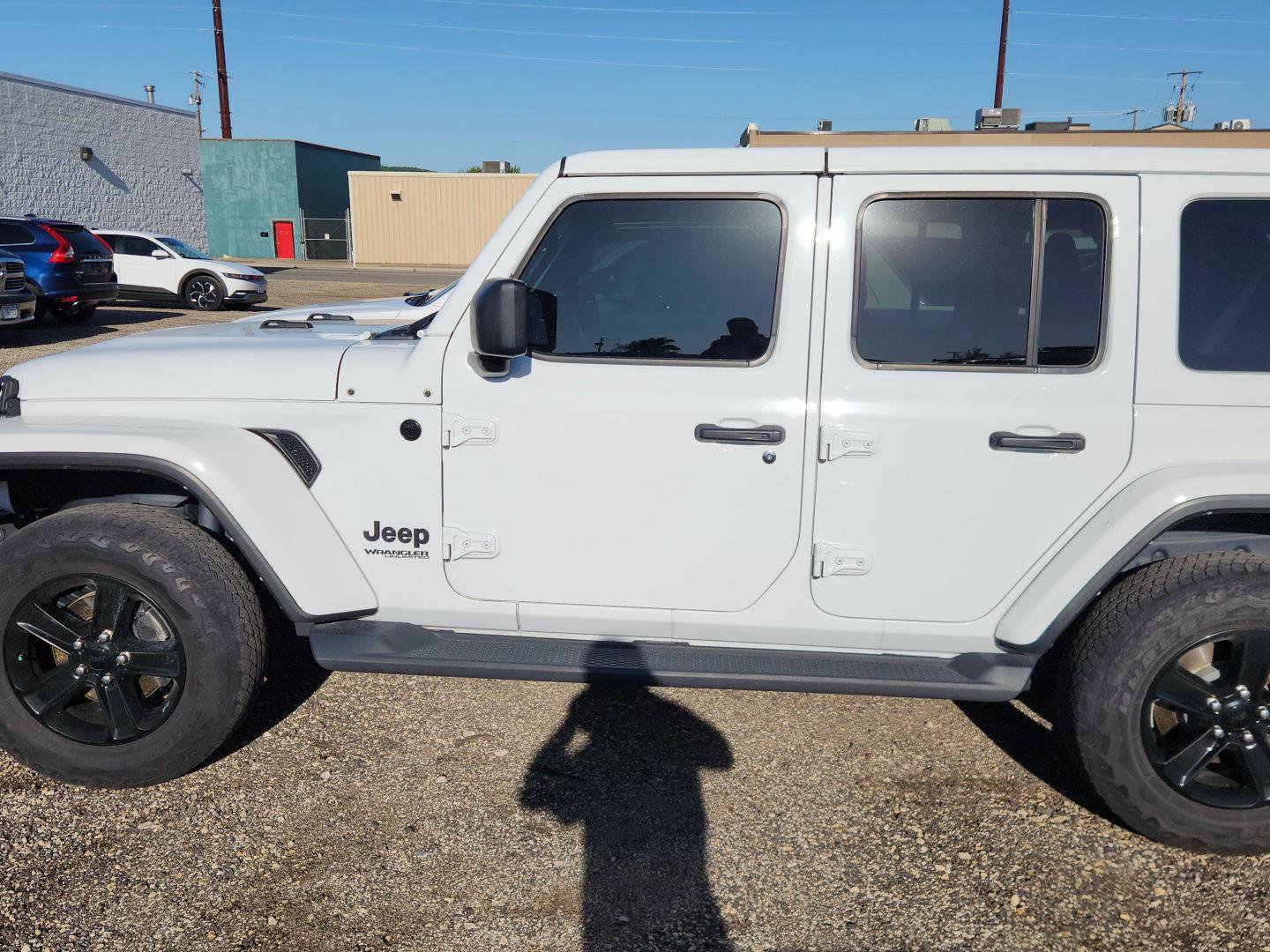 Used 2021 Jeep Wrangler Unlimited Sahara AWD/4WD image 7