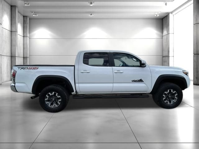 Used 2023 Toyota Tacoma TRD Off-Road w/ Black Out Package (TMS) AWD/4WD image 9