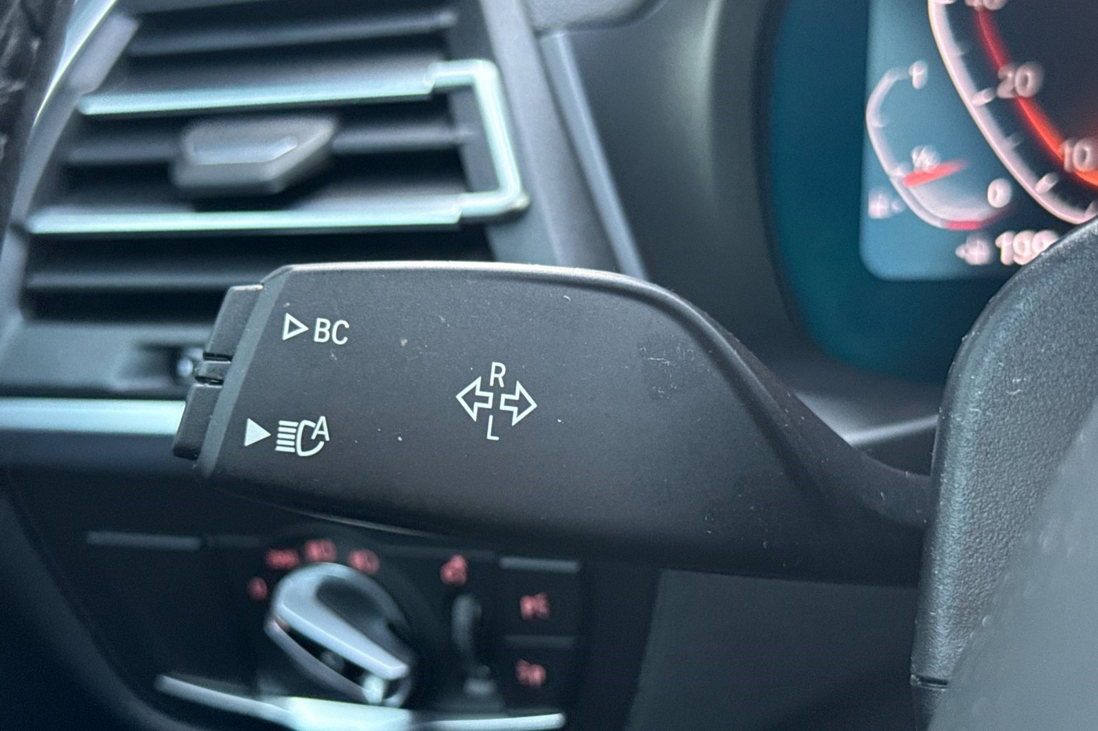 Certified 2023 BMW X4 xDrive30i w/ Premium Package image 31